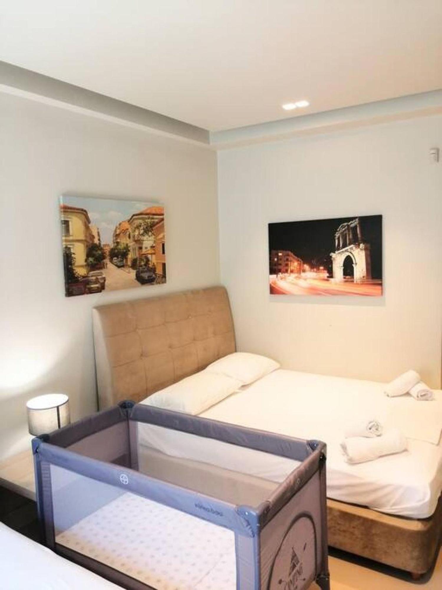 Luxurious Apartment In Acropolis Атина Екстериор снимка