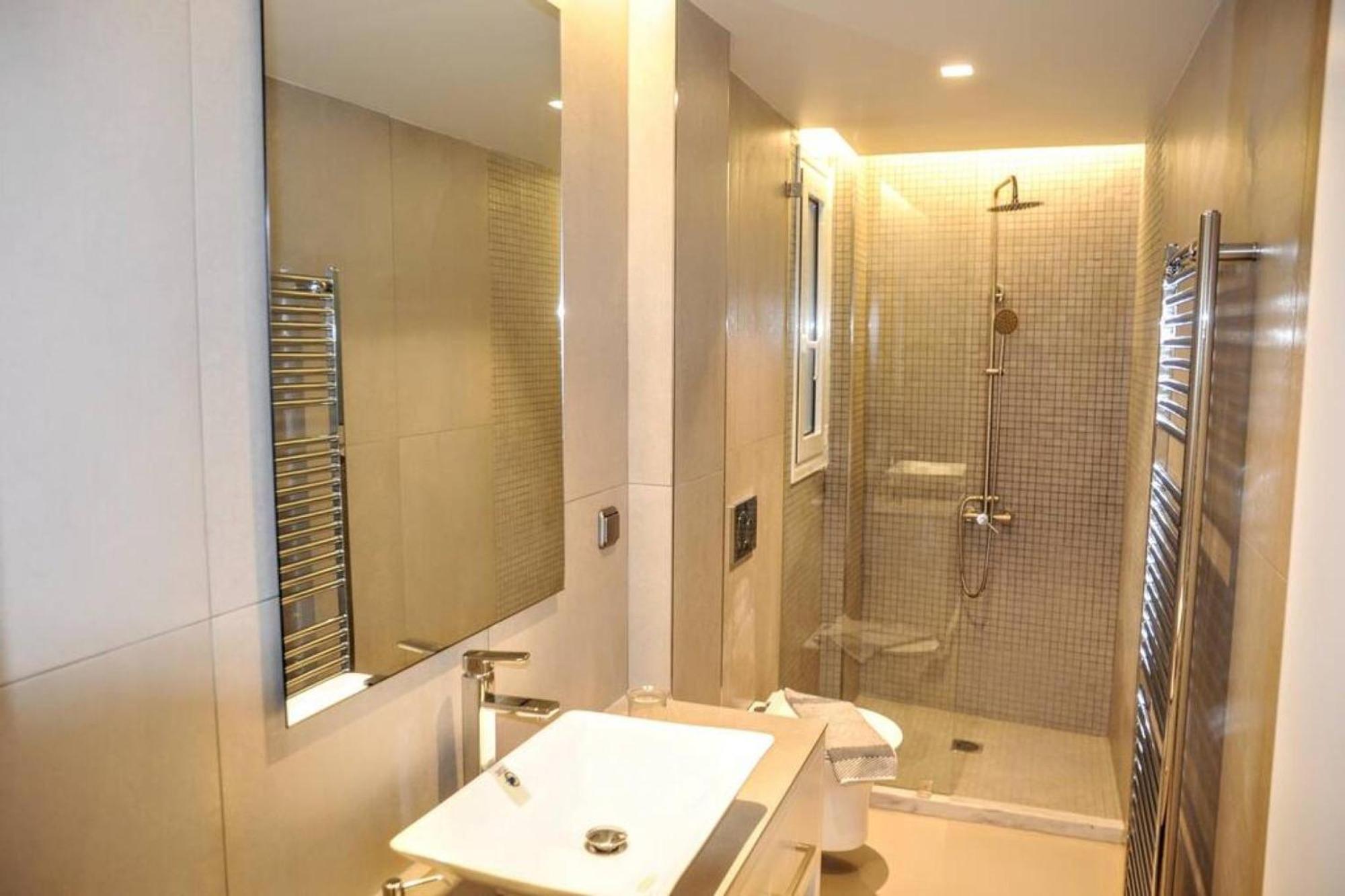 Luxurious Apartment In Acropolis Атина Екстериор снимка